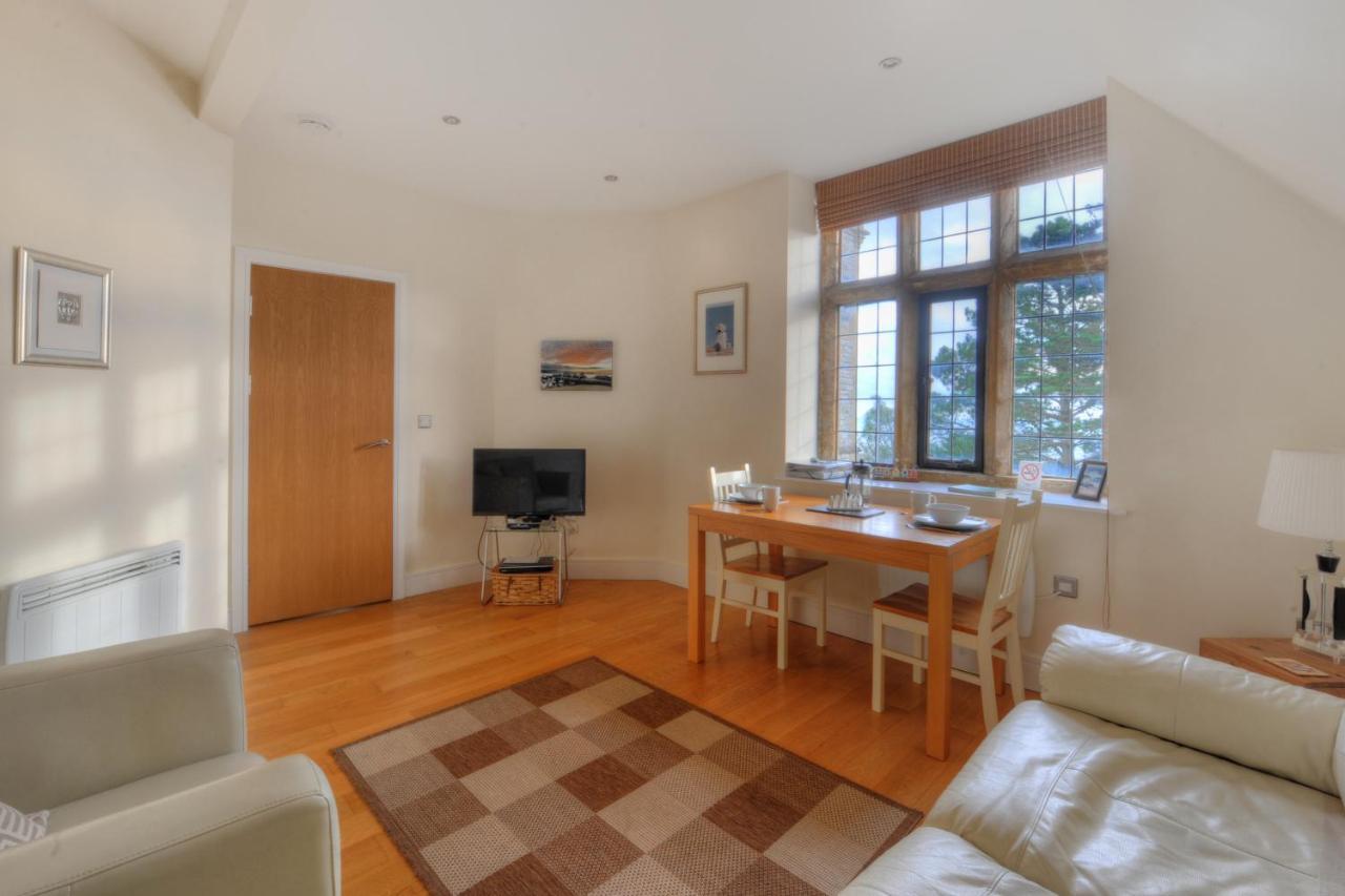 7 Coram Tower Apartment Lyme Regis Bagian luar foto